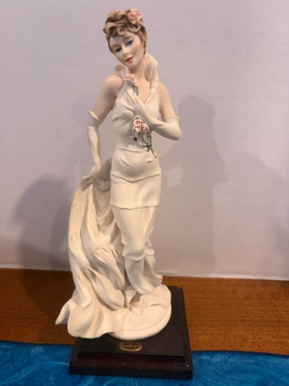Giuseppe Armani 1997 "Tia" Model 0522F Sculpture Figurine Made in Italy